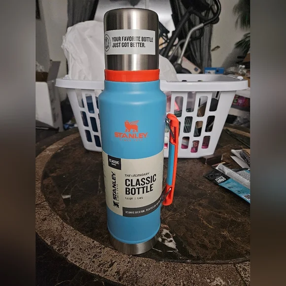 Stanley Classic Legendary Bottle | 1.5 QT Blue & Orange NEW - Picture 2 of 5